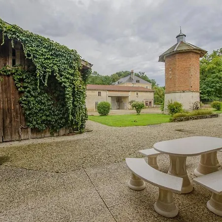 Сasa de vacaciones Le Du Chateau 1 *